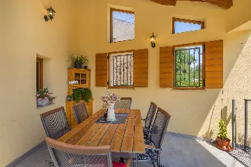 3-Bedroom House in Risika for Up to 6 Guests