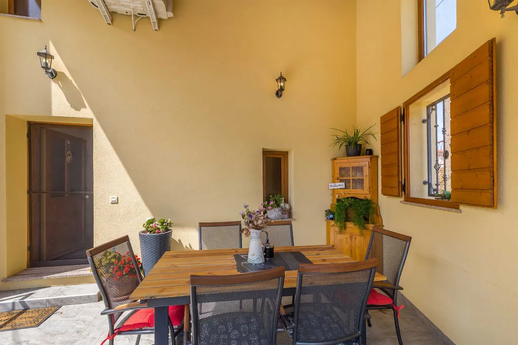 3-Bedroom House in Risika for Up to 6 Guests