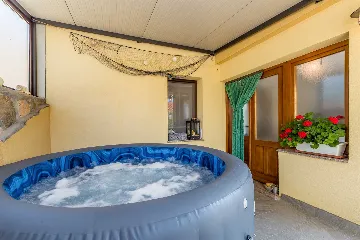 3-Bedroom House in Risika for Up to 6 Guests