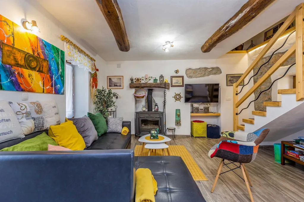 3-Bedroom House in Risika for Up to 6 Guests