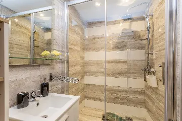 3-Bedroom House in Risika for Up to 6 Guests