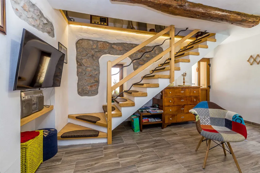 3-Bedroom House in Risika for Up to 6 Guests