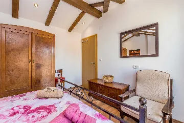 3-Bedroom House in Risika for Up to 6 Guests