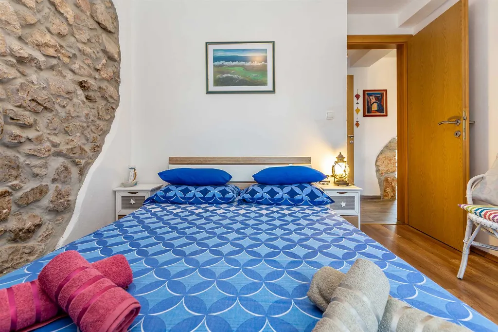 3-Bedroom House in Risika for Up to 6 Guests