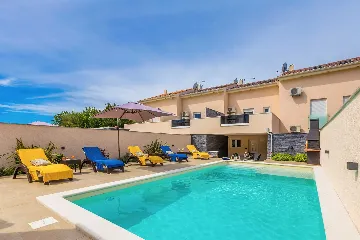 3-Bedroom House with Private Pool in Krk