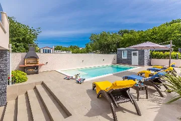 3-Bedroom House with Private Pool in Krk