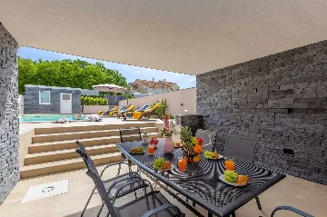 3-Bedroom House with Private Pool in Krk