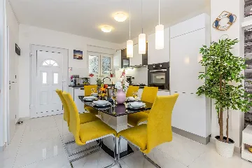 3-Bedroom House with Private Pool in Krk