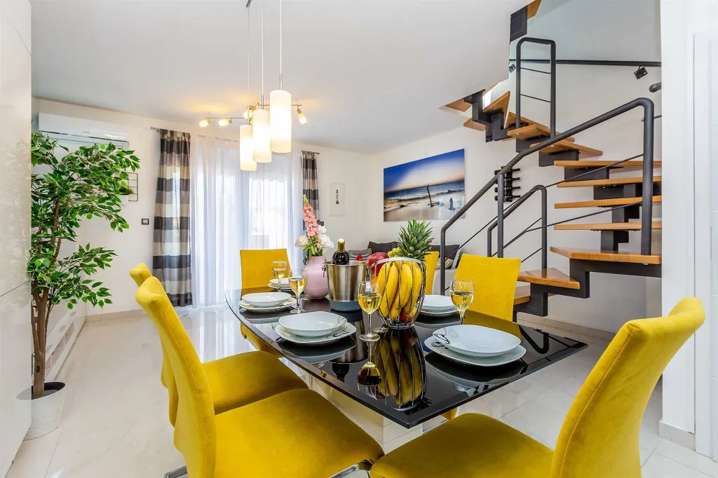 3-Bedroom House with Private Pool in Krk
