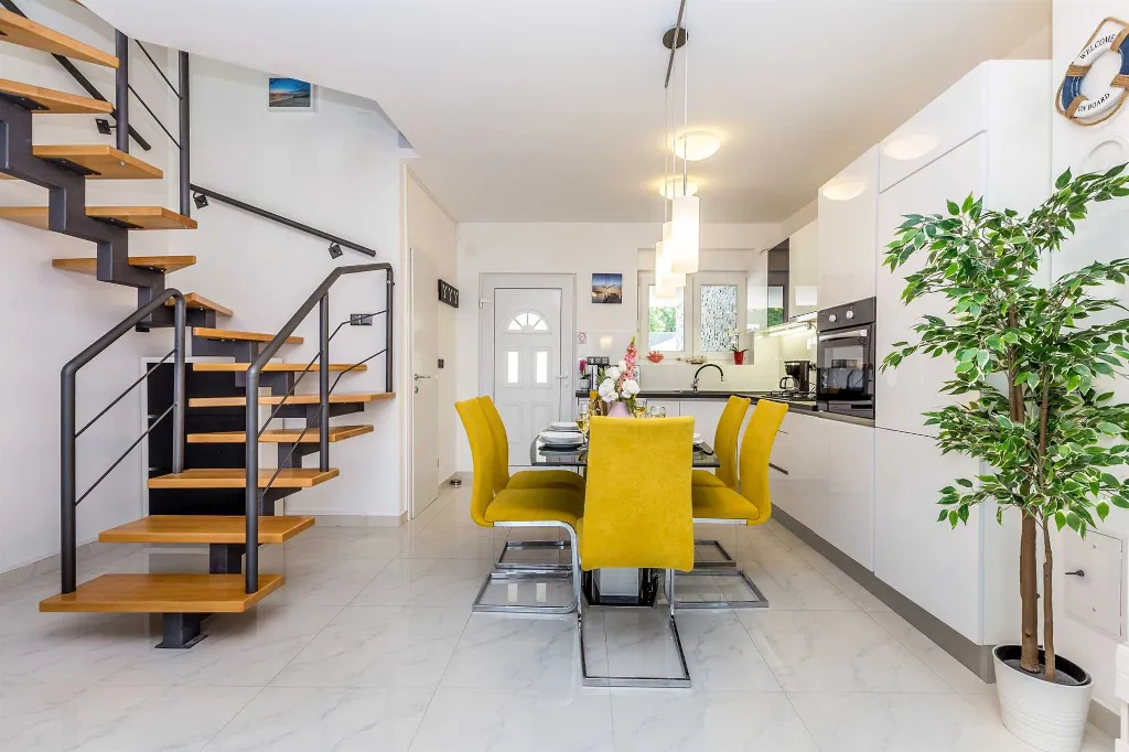 3-Bedroom House with Private Pool in Krk