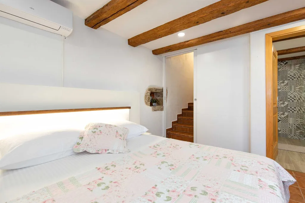 Stone House with Heated Pool in Vrh, Krk for 8–10