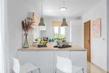 4-Bedroom House with Heated Pool in Linardići