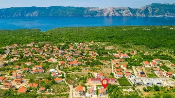 4-Bedroom House with Heated Pool in Linardići