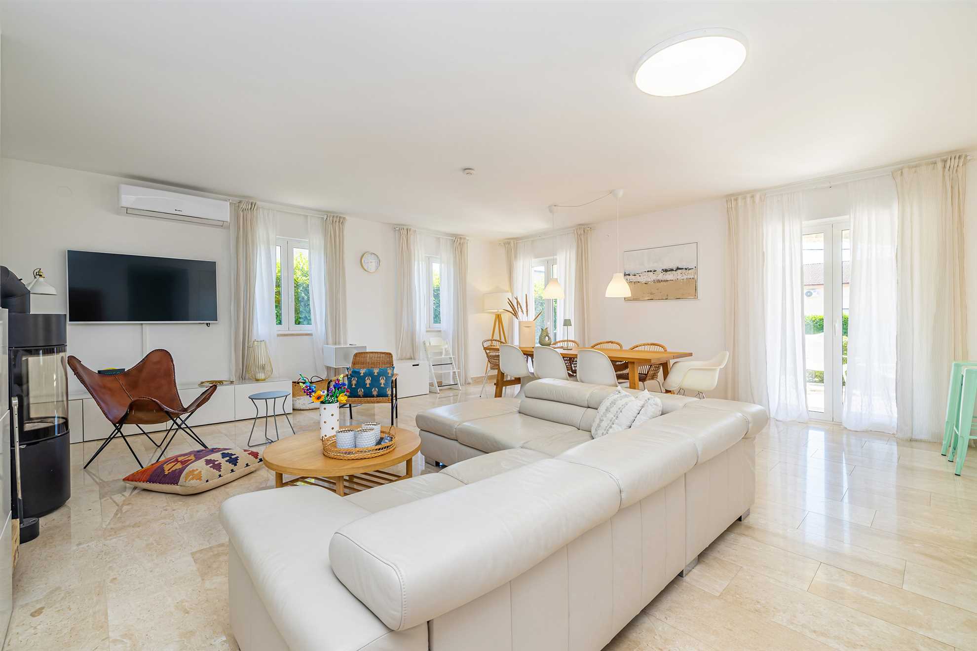 Holiday house JOSEPHINE with heated swimming pool