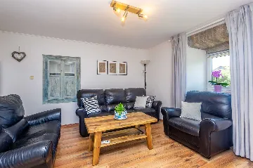 Villa with Pool in Salatići for Up to 6 Guests