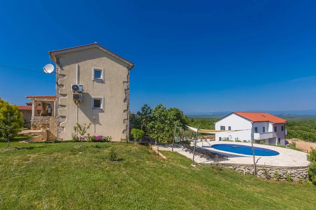 Villa with Pool in Salatići for Up to 6 Guests