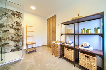 Villa with Pool in Salatići for Up to 6 Guests