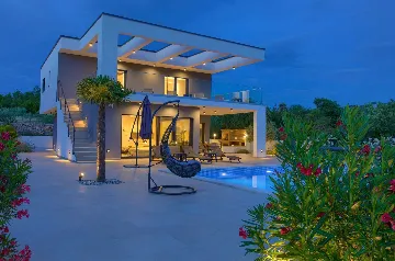 5-Bedroom Villa in Pinezići with Heated Pool