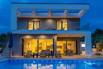 5-Bedroom Villa in Pinezići with Heated Pool