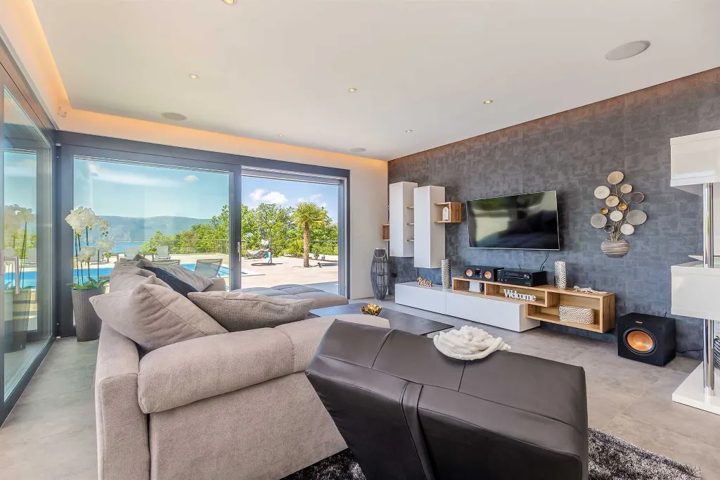 5-Bedroom Villa in Pinezići with Heated Pool
