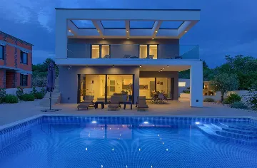 5-Bedroom Villa in Pinezići with Heated Pool