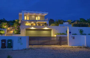 5-Bedroom Villa in Pinezići with Heated Pool