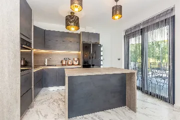 2-Bedroom Apartment with Private Pool in Njivice