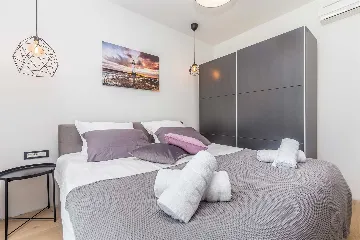 2-Bedroom Apartment with Private Pool in Njivice