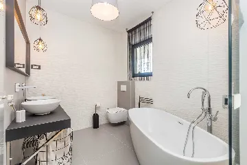 2-Bedroom Apartment with Private Pool in Njivice