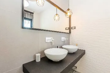 2-Bedroom Apartment with Private Pool in Njivice