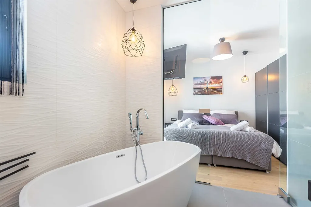 2-Bedroom Apartment with Private Pool in Njivice
