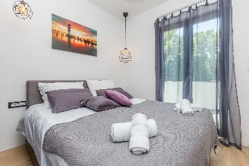 2-Bedroom Apartment with Private Pool in Njivice