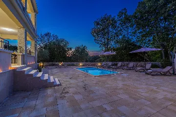 House with Private Pool in Milovčići for 8 Guests