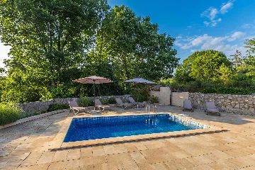 House with Private Pool in Milovčići for 8 Guests
