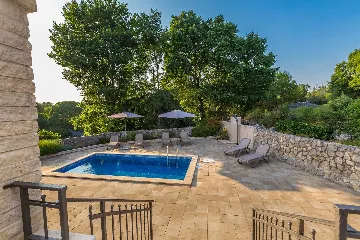 House with Private Pool in Milovčići for 8 Guests