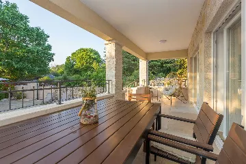 House with Private Pool in Milovčići for 8 Guests