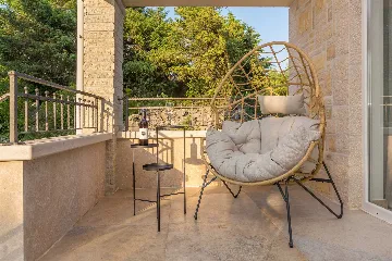 House with Private Pool in Milovčići for 8 Guests