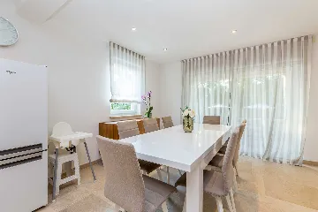 House with Private Pool in Milovčići for 8 Guests