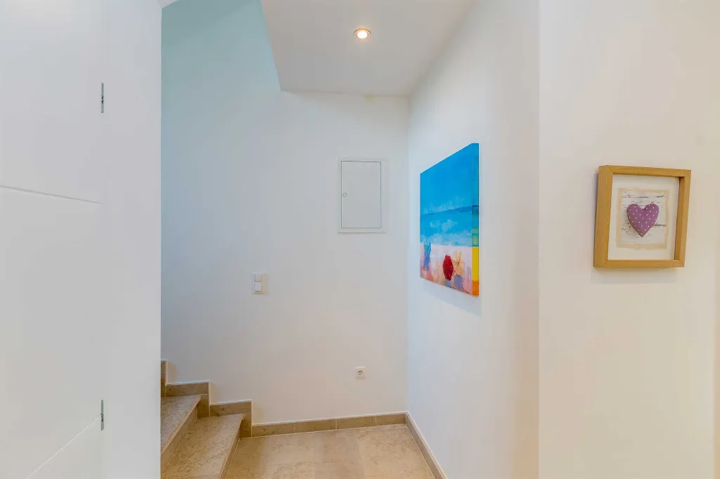 House with Private Pool in Milovčići for 8 Guests