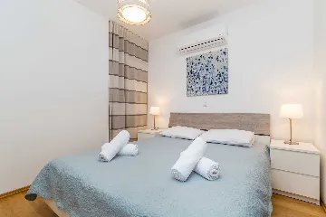 House with Private Pool in Milovčići for 8 Guests