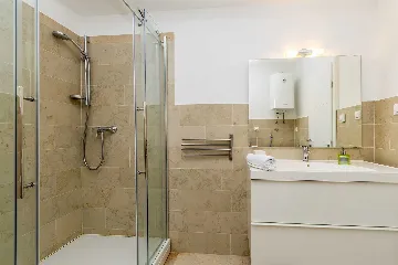 House with Private Pool in Milovčići for 8 Guests