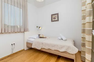 House with Private Pool in Milovčići for 8 Guests