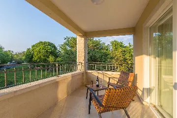 House with Private Pool in Milovčići for 8 Guests