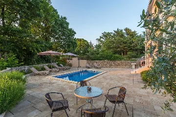 House with Private Pool in Milovčići for 8 Guests