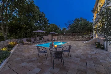 House with Private Pool in Milovčići for 8 Guests