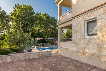 House with Private Pool in Milovčići for 8 Guests