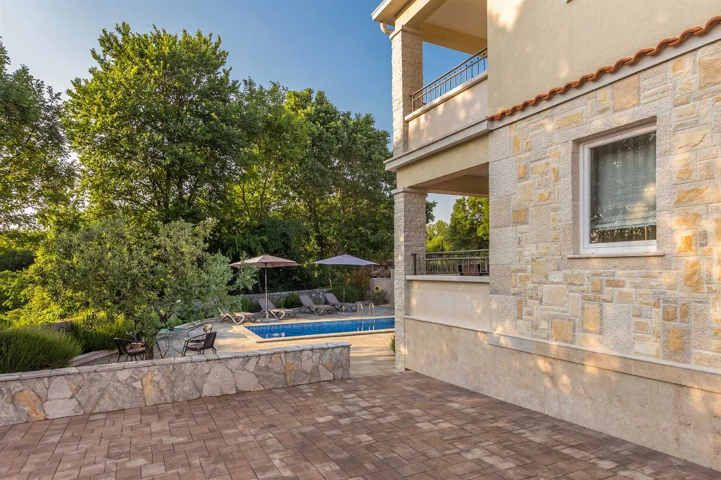 House with Private Pool in Milovčići for 8 Guests