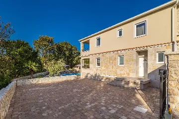 House with Private Pool in Milovčići for 8 Guests