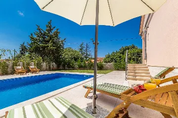 House in Pinezići with Private Pool for 6