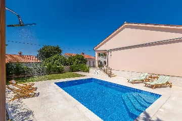 House in Pinezići with Private Pool for 6